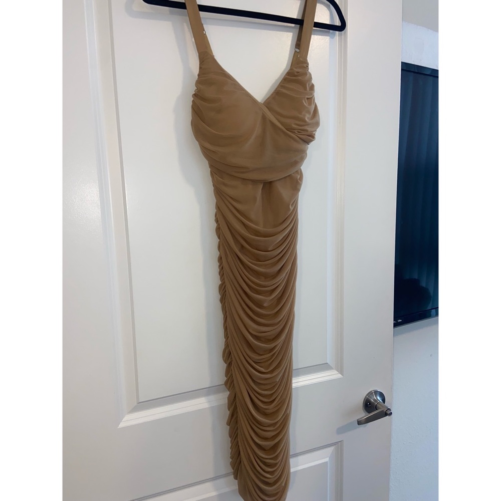 BRAND NEW BEAUTY😍BODYCON NUDE DRESS ❤️ MAD FOR LOVE